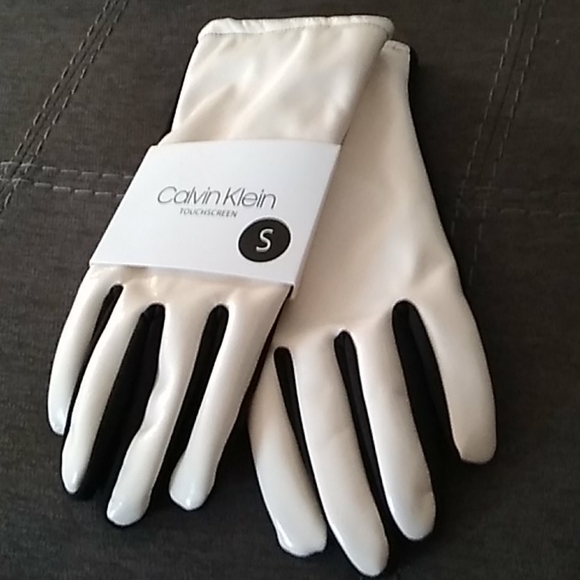 CALVIN KLEIN FAUX LEATHER TOUCHSCREEN GLOVES - Picture 2 of 3